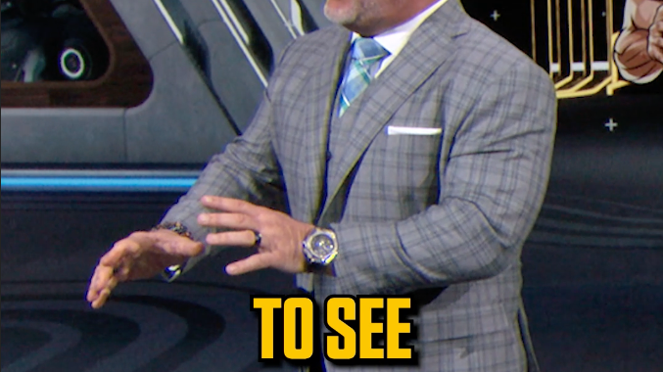 Jay Glazer has an update on Aaron Rodgers’ broken wrist 