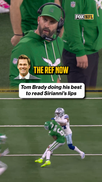 Should Tom Brady become a lip-reader?! 😂