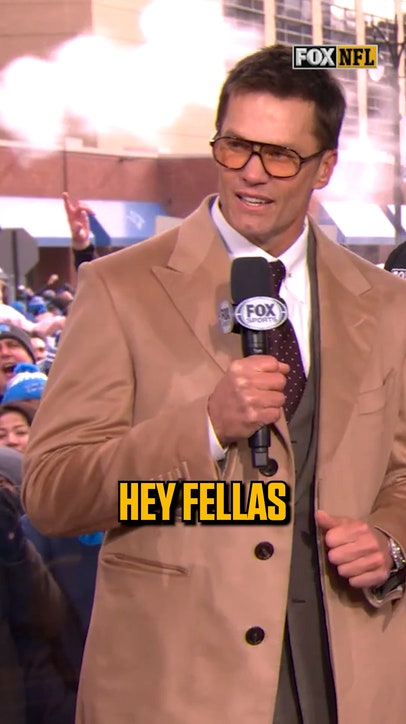 Tom Brady loves trolling Gronk 😂