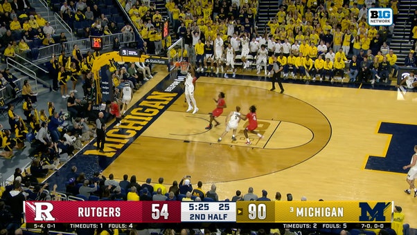 Morez Johnson Jr. throws down dunk, extending Michigan's lead to Rutgers