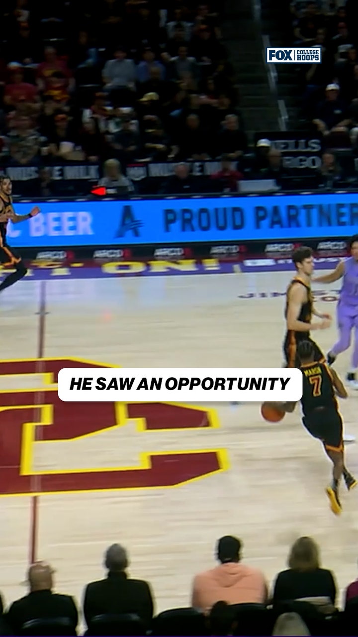 Dunk had the bench HYPED 🔥