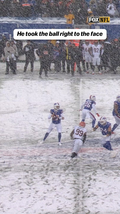 Josh Allen drills defender in face with football 😬
