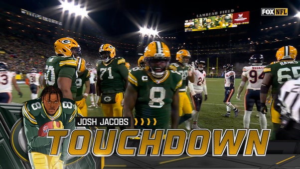 Josh Jacobs punches in TD to give Packers a 28-21 lead over Bears | NFL Highlights