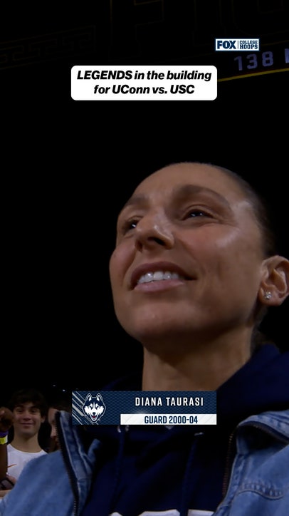 Diana Taurasi & Cheryl Miller in the house for UConn vs. USC 🙌
