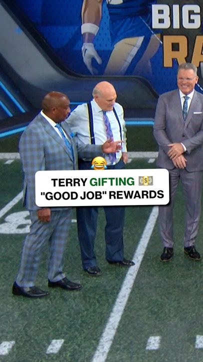 Must be nice to be on set with Terry 🤑