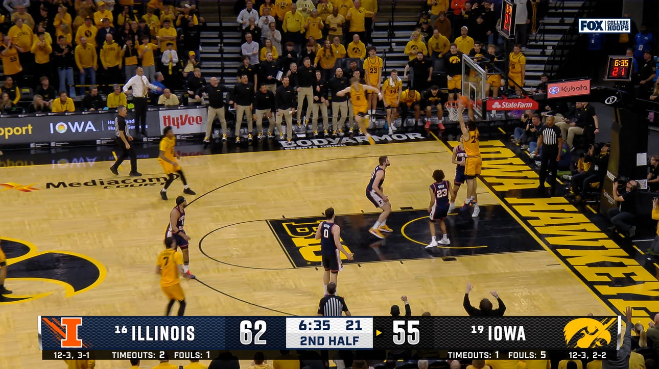 Iowa’s Tavion Banks and Tate Sage THROW DOWN back-to-back dunks vs. Illinois