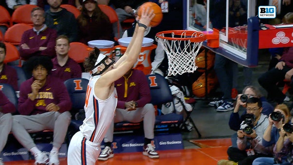 Zvonimir Ivisic throws down dunk to trim Illinois’ deficit against Minnesota