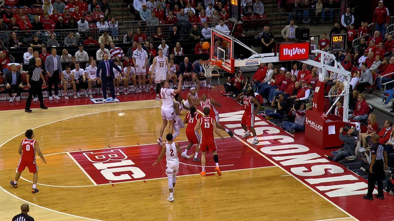 Ohio State's Amare Bynum beats the buzzer with driving layup to end the half vs. Wisconsin