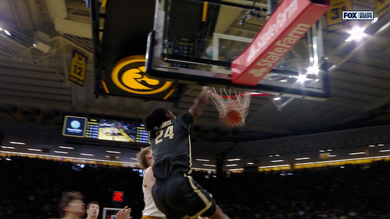 Purdue's Gicarri Harris rises for the HAMMER off a dime from Braden Smith vs. Iowa