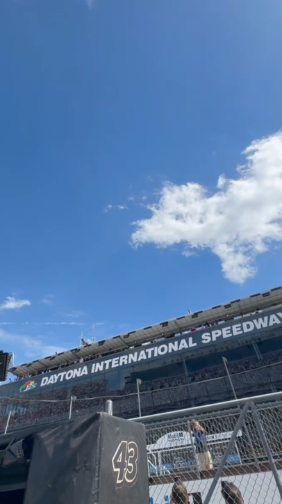 From the grid to the command to the green! This is your Daytona 500 Hot Pass