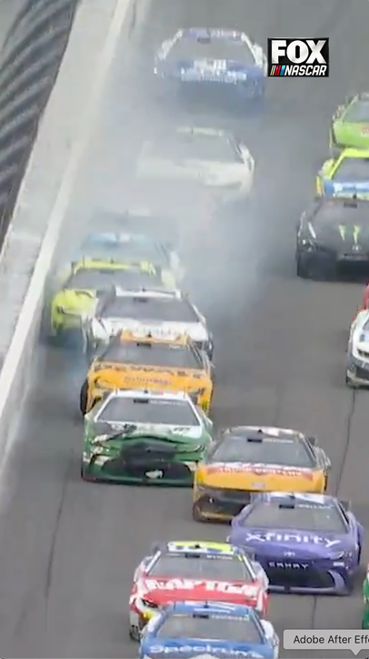 Caution as the laps are winding down at Daytona 😲