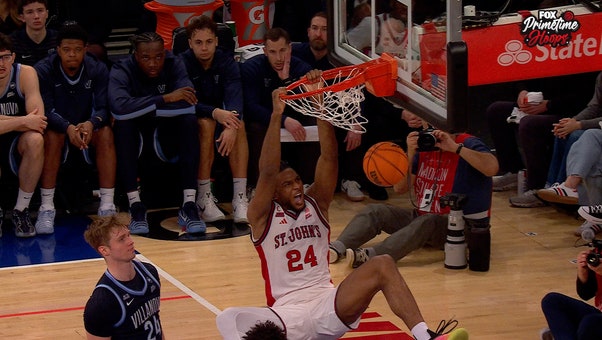St. John's Oziyah Sellers lobs it up to Zuby Ejiofor for alley-oop slam vs. Villanova