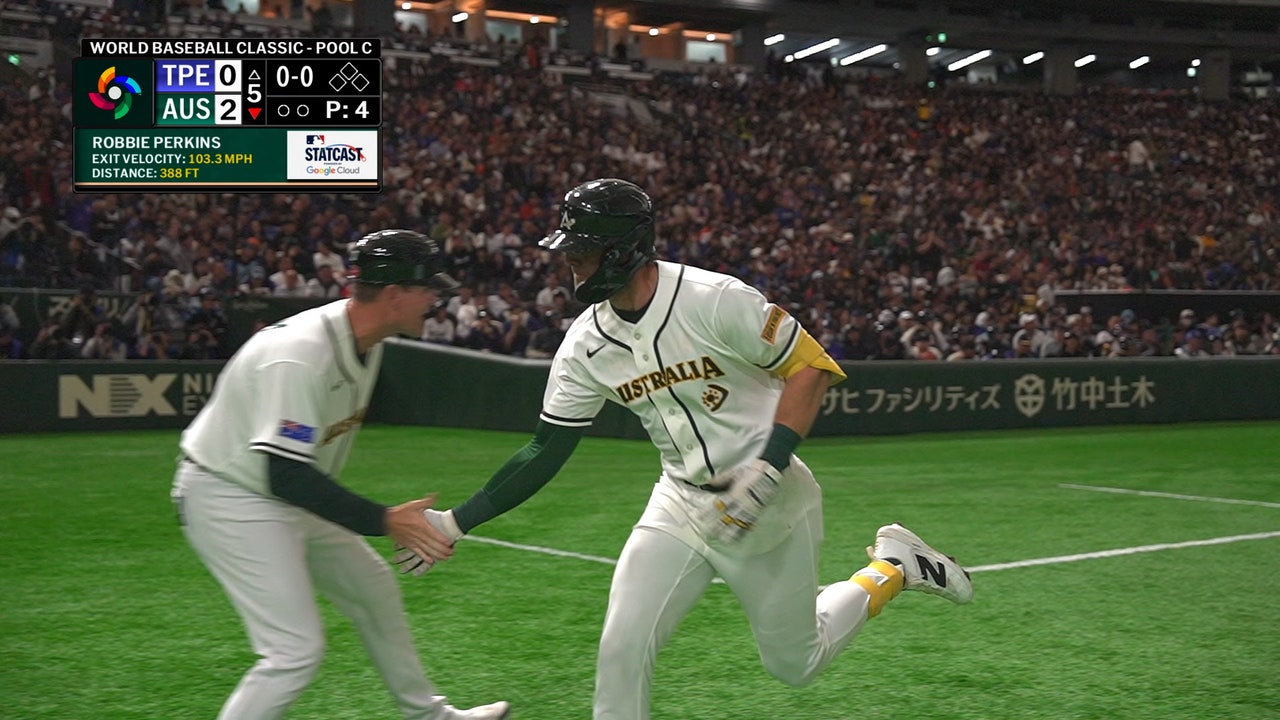 Australia's Robbie Perkins hits two-run homer, taking lead over Chinese Taipei