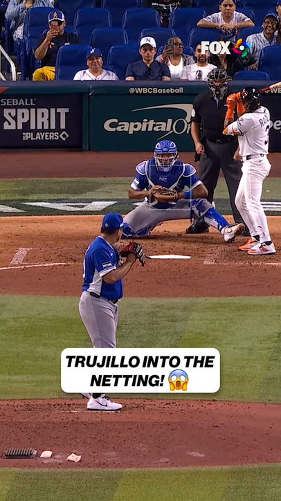 Emanuel Trujillo crashed into the net and held the catch 🇳🇮