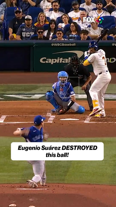 Eugenio Suárez goes yard! ⚾️
