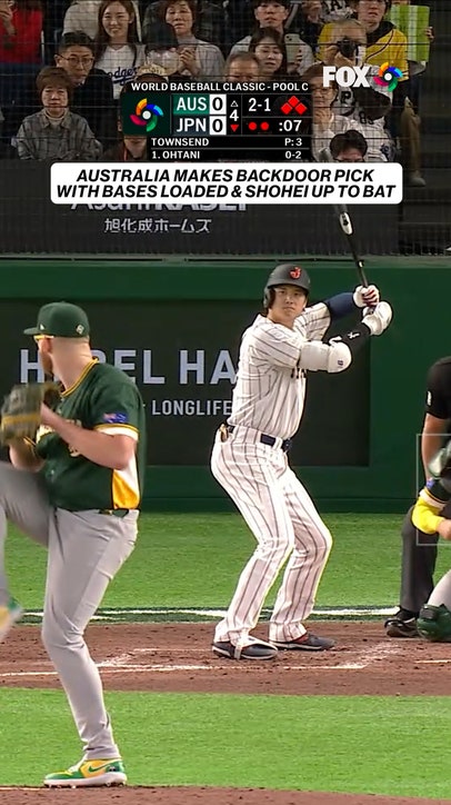 Australia gets out Ohtani bases loaded jam 😱 