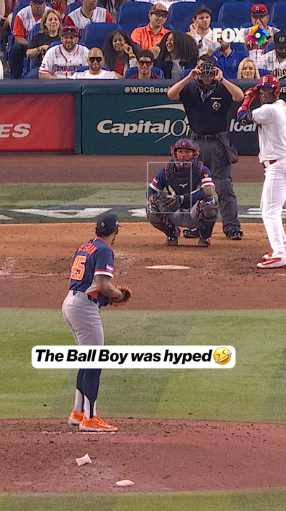 Ball boy couldn’t hide the excitement 😭🙌⚾