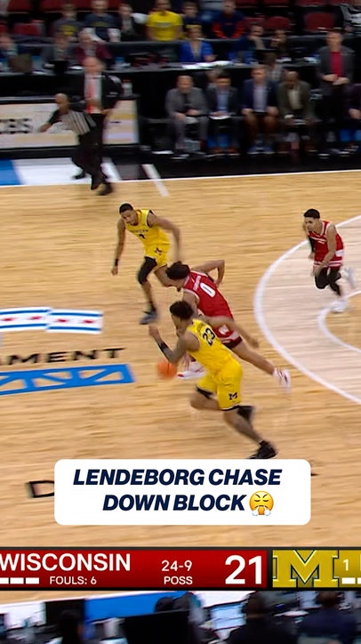 Yaxel Lendeborg tracks it down for the chase-down block 😳