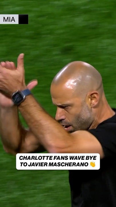 Inter Miami HC Javier Mascherano sarcastically applauded Charlotte FC crowd after receiving a red card 😅