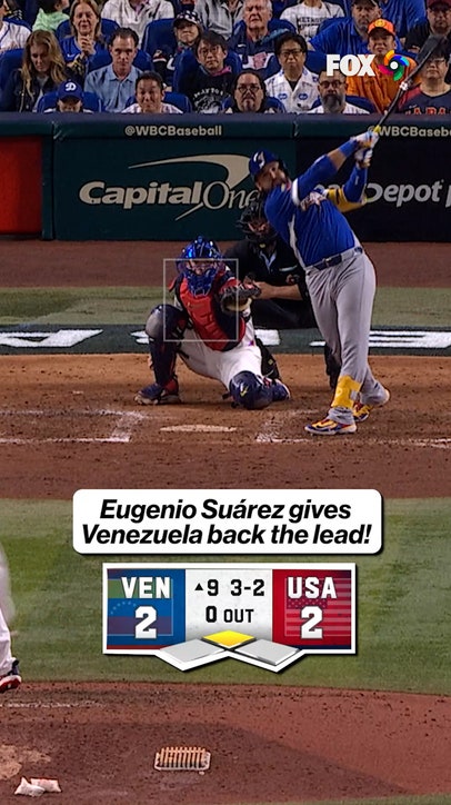 Eugenio Suárez comes through for Venezuela with an RBI double!