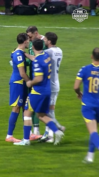 Alessandro Bastoni is shown a RED CARD 🟥 Italy is down to 10 men 👀🇮🇹