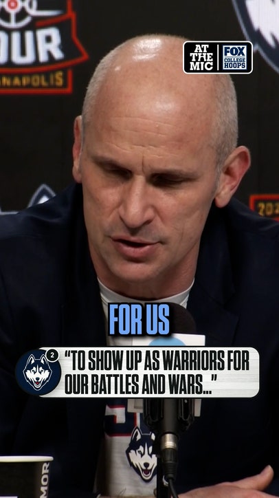 Dan Hurley ended his press conference by thanking former players for showing up for UConn's 'battles & wars'