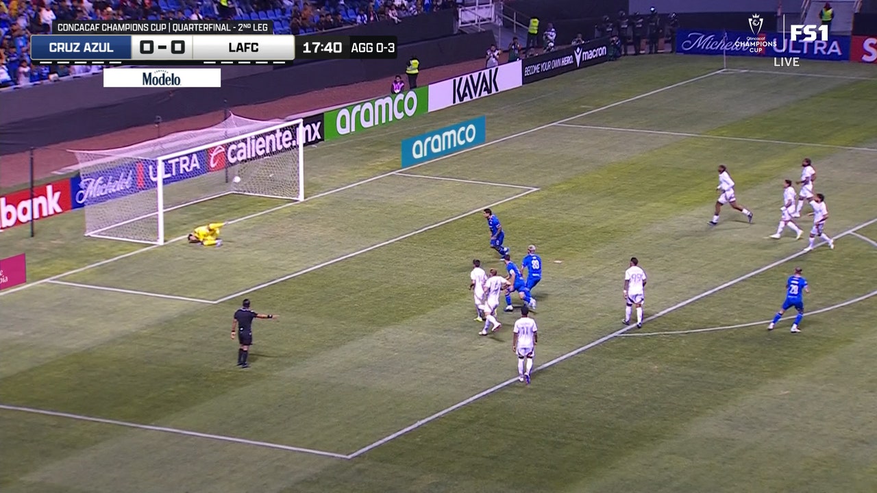 Gabriel Fernández converts penalty, giving Cruz Azul lead over LAFC