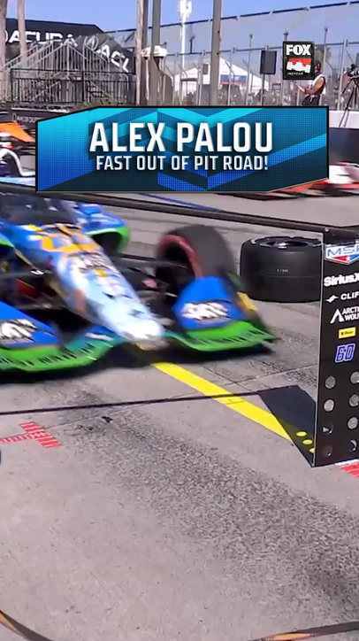 Alex Palou wins the race off pit road and leads at Long Beach!