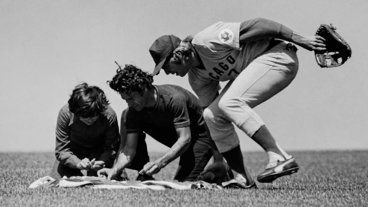 Dodgers Announcer Rick Monday relives ICONIC Patriotic Moment on the Field | MLB on FOX