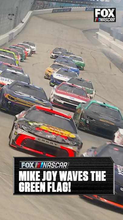 The All-Star Race is underway as Mike Joy waives the green flag! 🏁