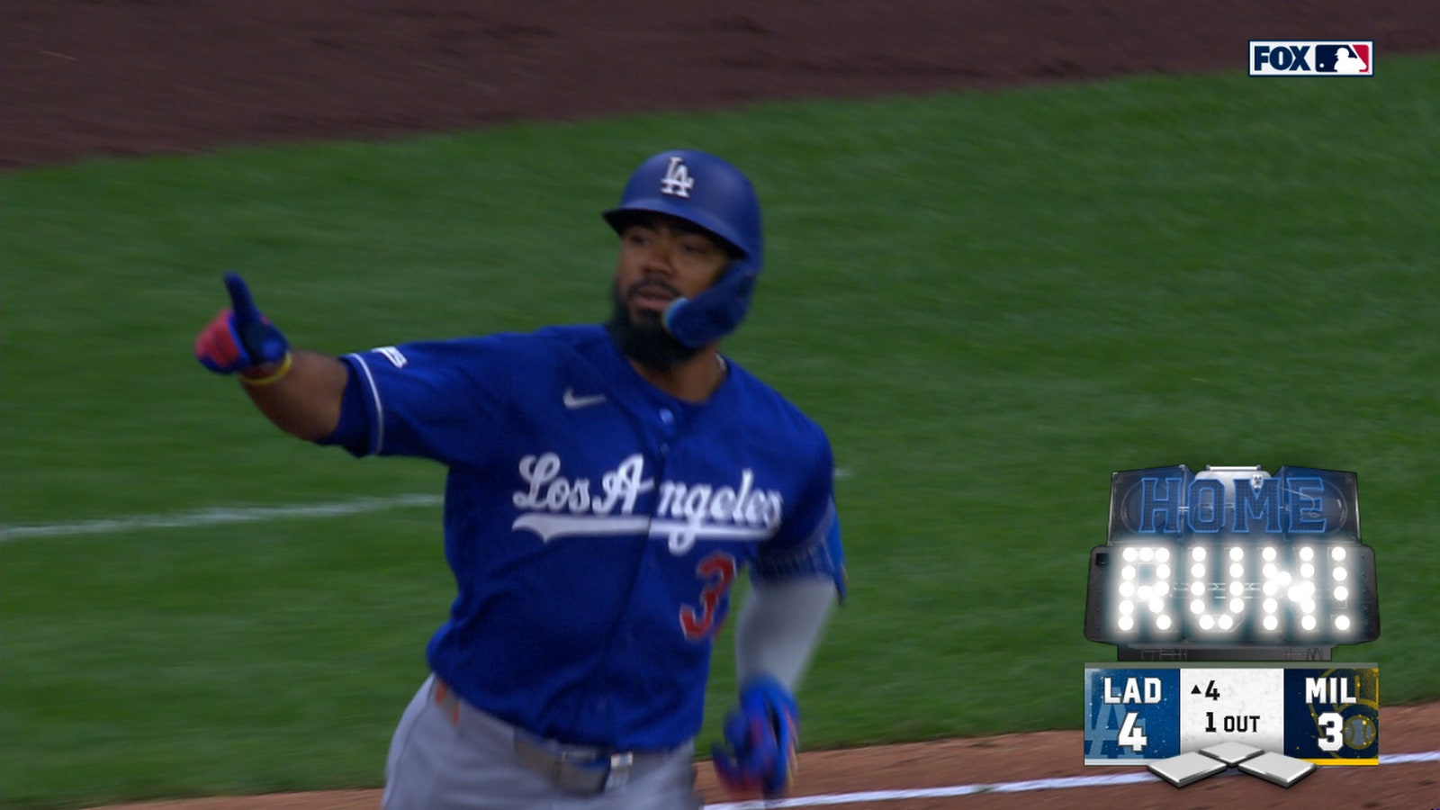 Teoscar Hernández crushes three-run home run, giving Dodgers lead over Brewers