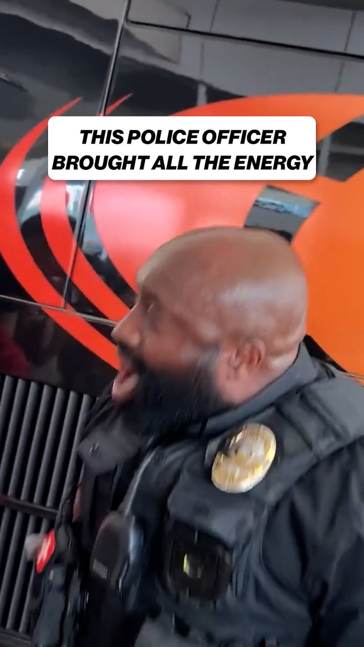 This cop got Egyptian fans excited! 😂