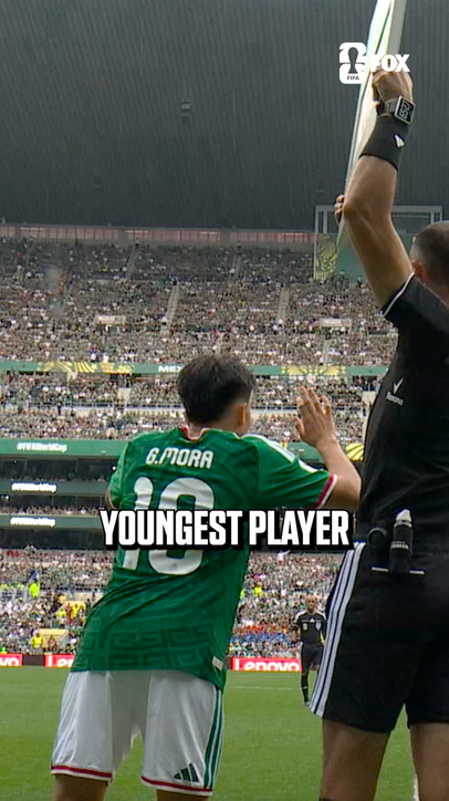 Gilberto Mora became the youngest Mexican player to ever appear in a FIFA World Cup match.  The teenager impressed @mauriceedu and @crouchy today 🇲🇽