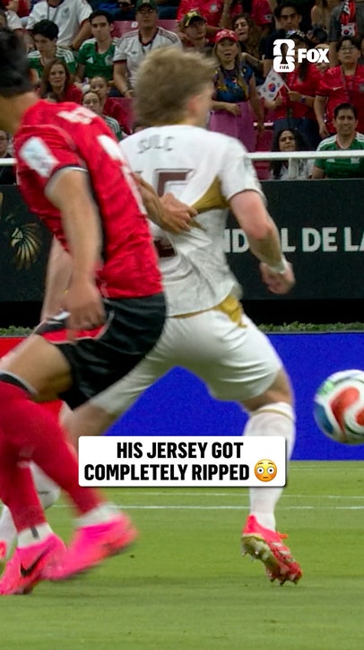 Lee Han-beom got a handful...