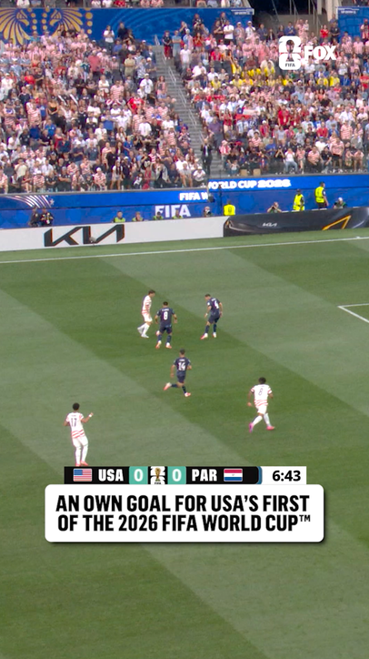 THE @USMNT IS ON THE BOARD FIRST AND LOS ANGELES IS ABSOLUTELY ELECTRIC!