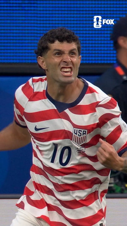 Christian Pulisic cooked Paraguay's defense to help set up the USA's opening goal 🦅