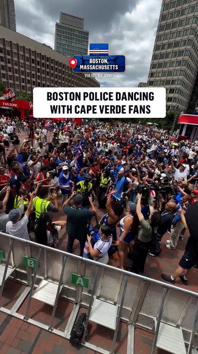 Even the Boston Police officers had to join the Cape Verde celebrations 🇨🇻