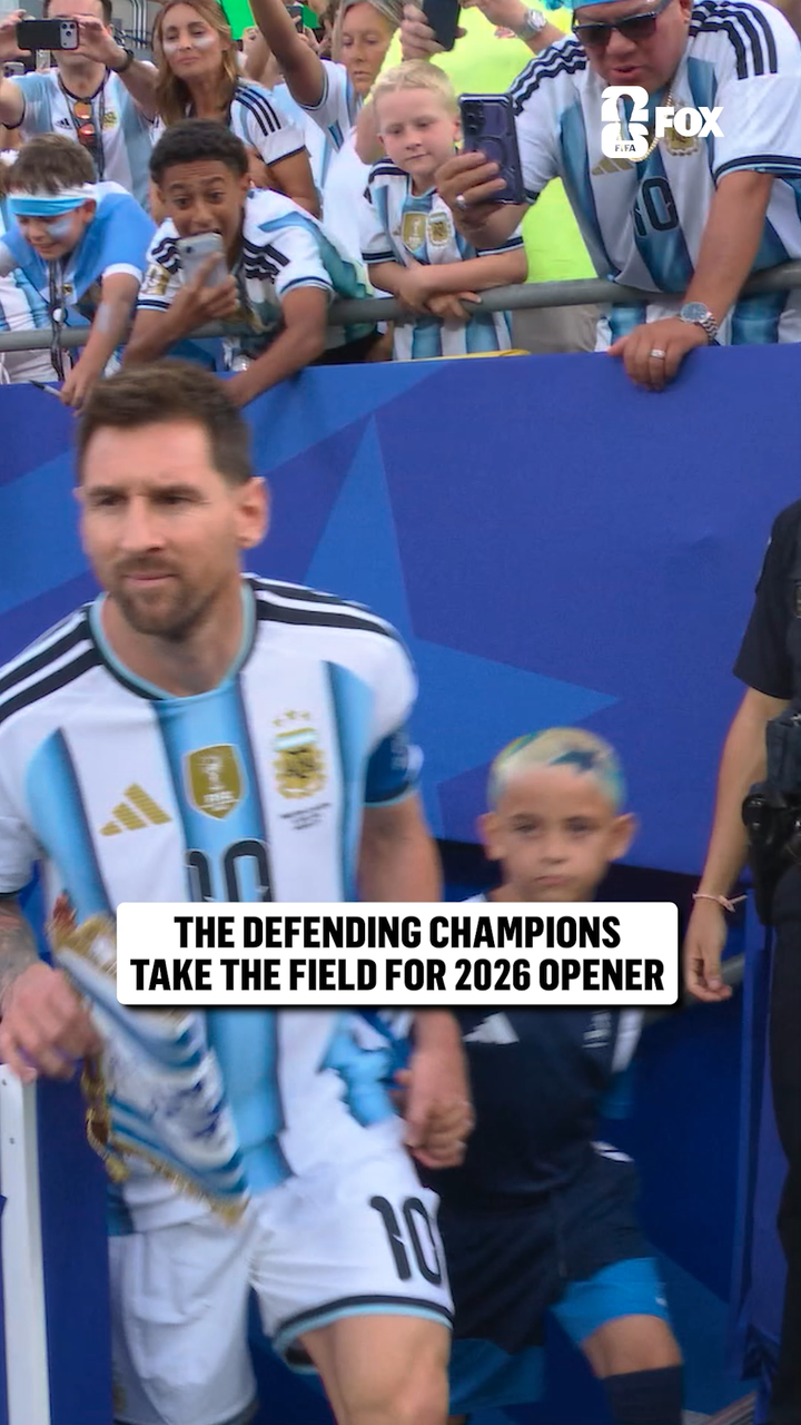 Messi leads Argentina out for their 2026 FIFA World Cup opener 🇦🇷