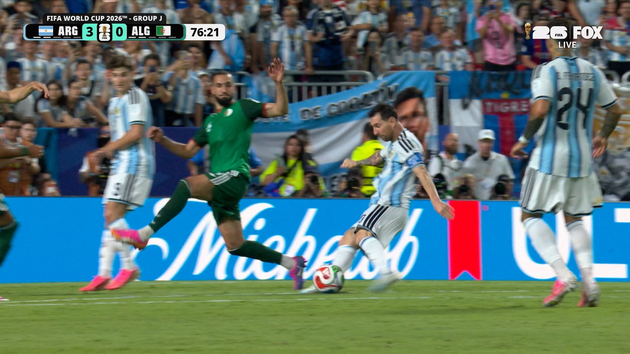 Lionel Messi completes hat trick vs. Algeria, tying Germany's Miroslav Klose's all-time men's FIFA World Cup™ scoring record