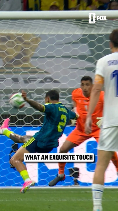 Daniel Muñoz with a BEAUTY of a goal to give Colombia the lead 🇨🇴