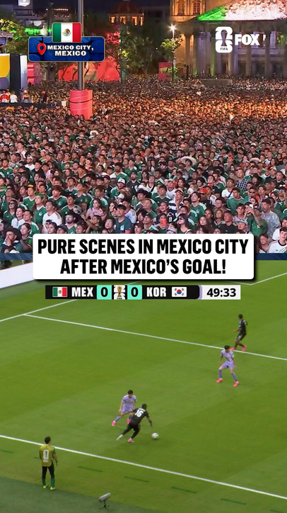 ABSOLUTE CHAOS as Mexico scores their first 🇲🇽