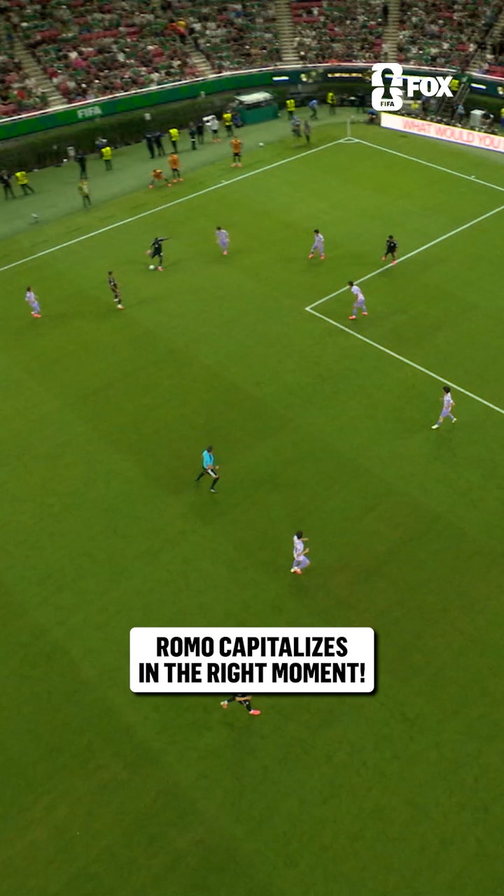 Luis Romo erzielt Mexikos erstes Tor bei einer FIFA-Weltmeisterschaft in Guadalajara!