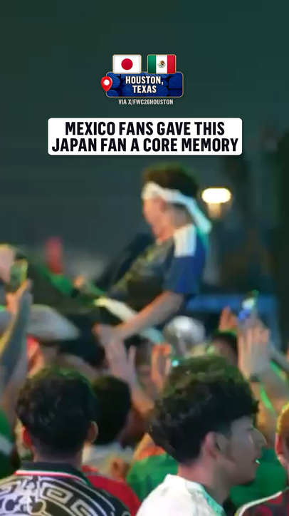 This Japan fan was living it up with Mexico fans in Houston 🤝