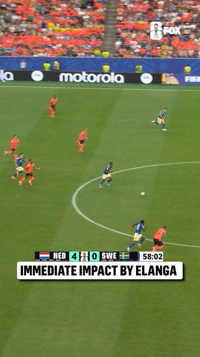 4 minutes after coming on, Anthony Elanga pulls one back for Sweden 🇸🇪