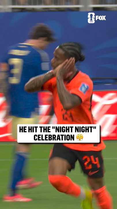 Crysencio Summerville hit Steph Curry's 'night-night' after scoring the Netherlands' fifth goal of the day 😴