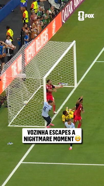 Vozinha is bailed out by the offside call 🧤