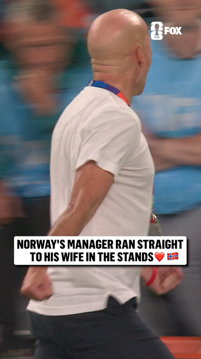 A wholesome moment for Norway manager Ståle Solbakken immediately after his team clinched a spot in the knockout round