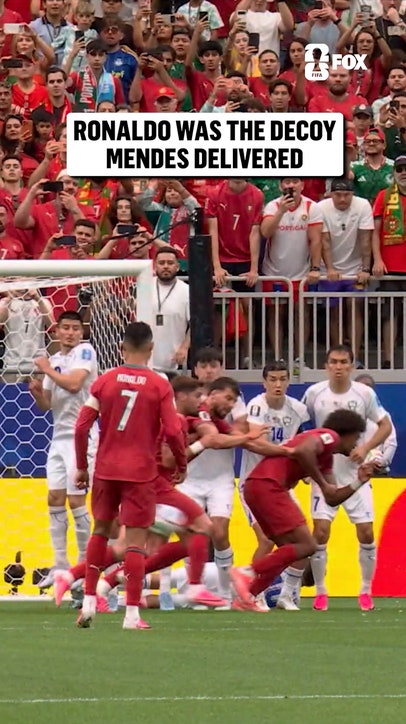 Unselfish from Cristiano Ronaldo, as Nuno Mendes sends this one into the back of the net from the free kick 🇵🇹