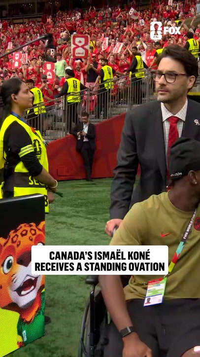 Ismaël Koné receives a warm welcome from fans in Vancouver 🇨🇦
