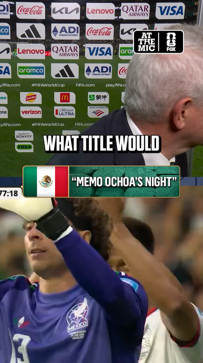 Javier Aguirre gave Memo Ochoa his flowers tonight 🇲🇽